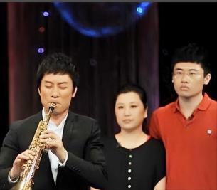 ☁1987年，歌手江涛没成名前爱上了富家小姐万小牧，万小牧不顾父母反对与他