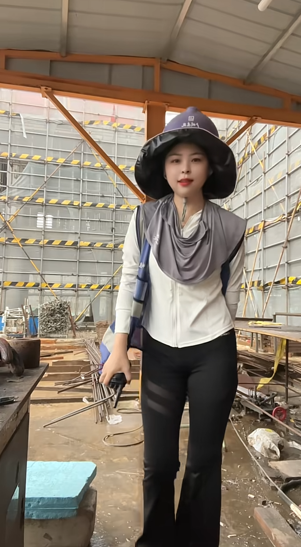 在工地大家都很照顾我不然也许早就干不下去了