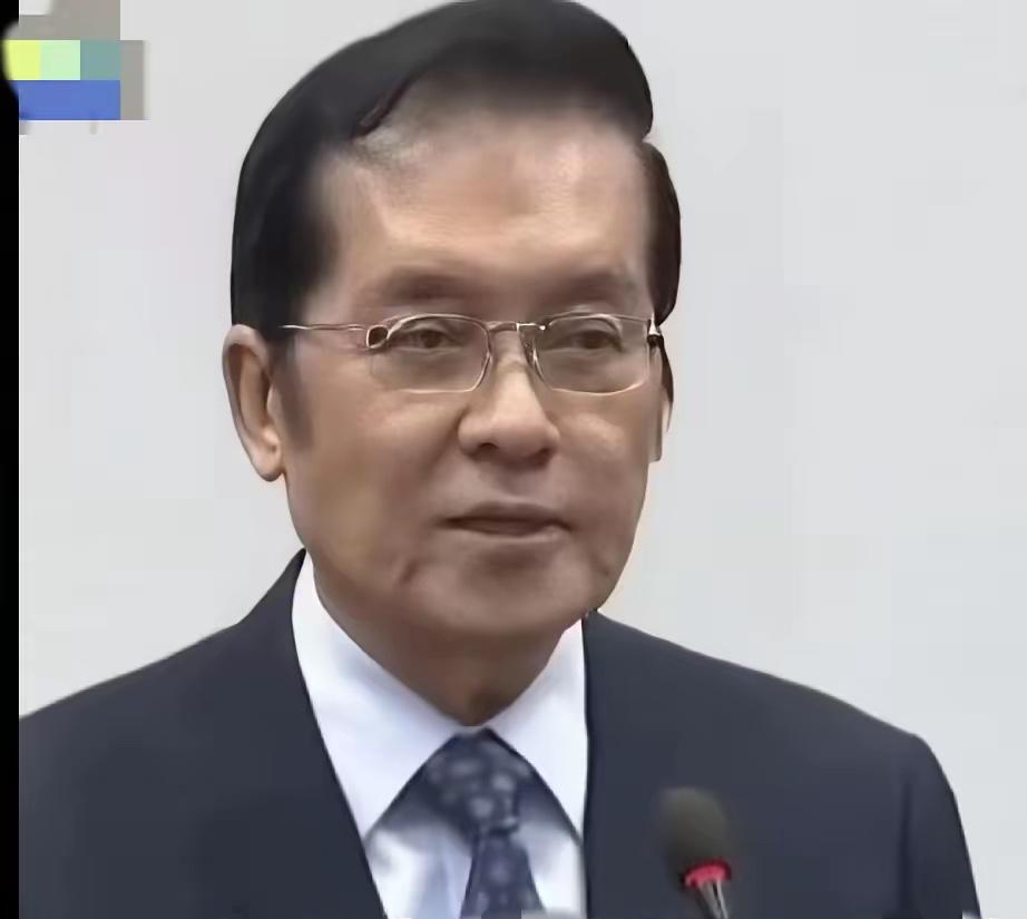 真别小看一句邀请表述，格局大小一眼就看明白。赵少康纠结字眼、纠结面子，觉得主动