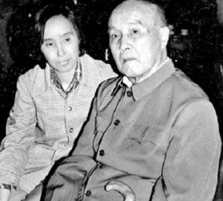 1973年，胡风准备去医院前，由于受凉，还没来得及下床，就说“不好了……”，一阵