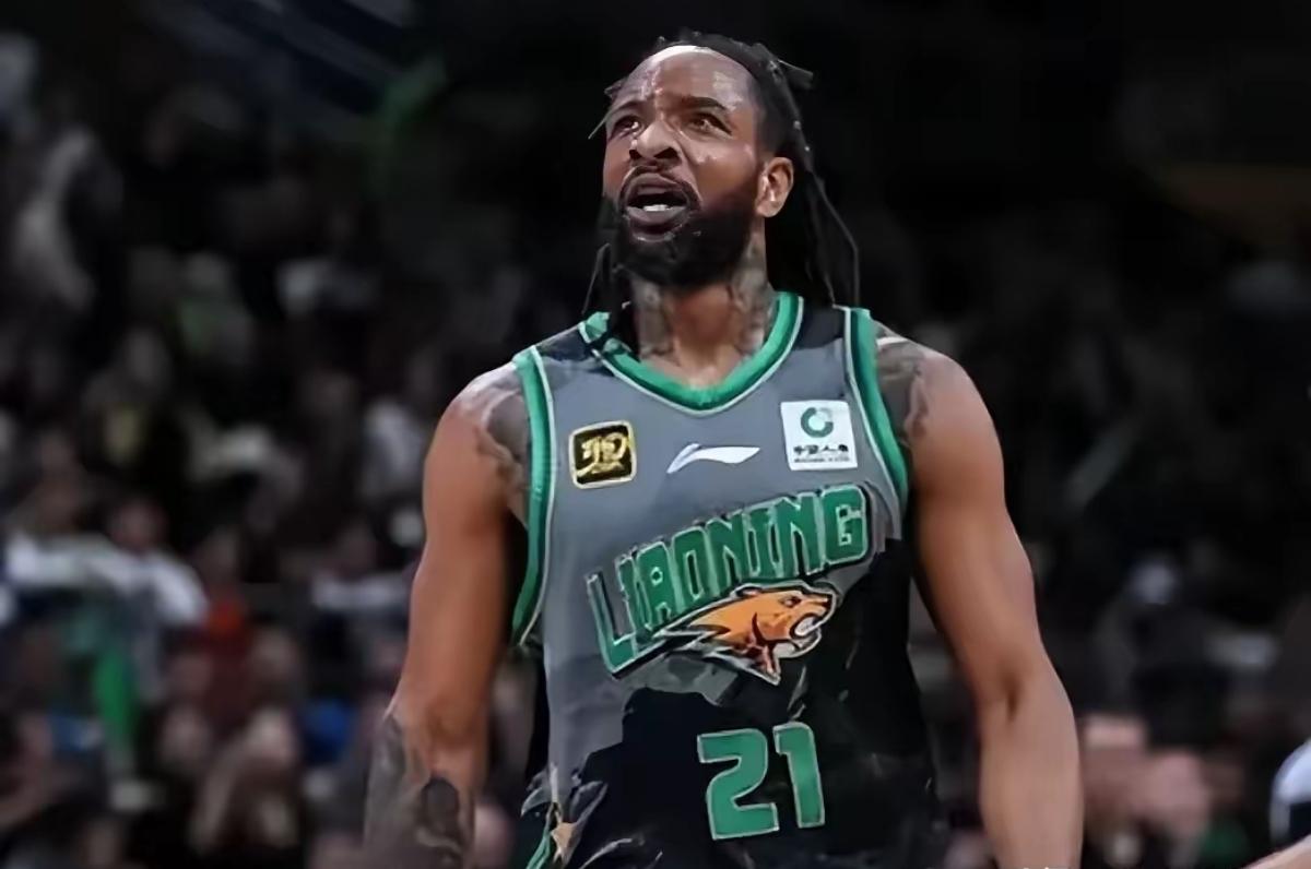 都不用猜了，这才是辽篮“裁掉”威尔斯的真正原因，球迷反应说明一切。 主教练乌