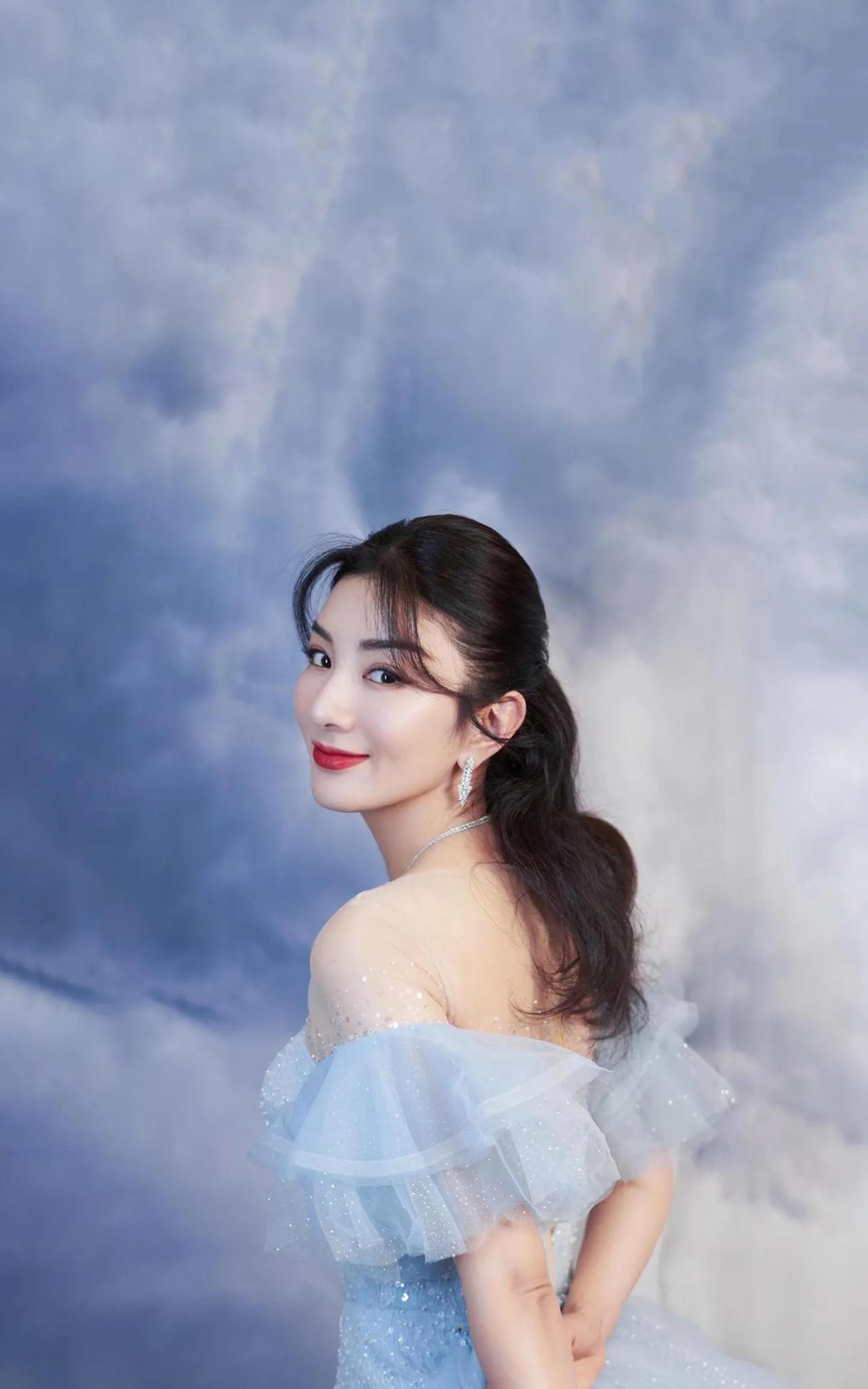 守住嘴，便是守住福！嘴既能巧舌如簧，亦能引祸上身。守住嘴，就等于守住福。常言