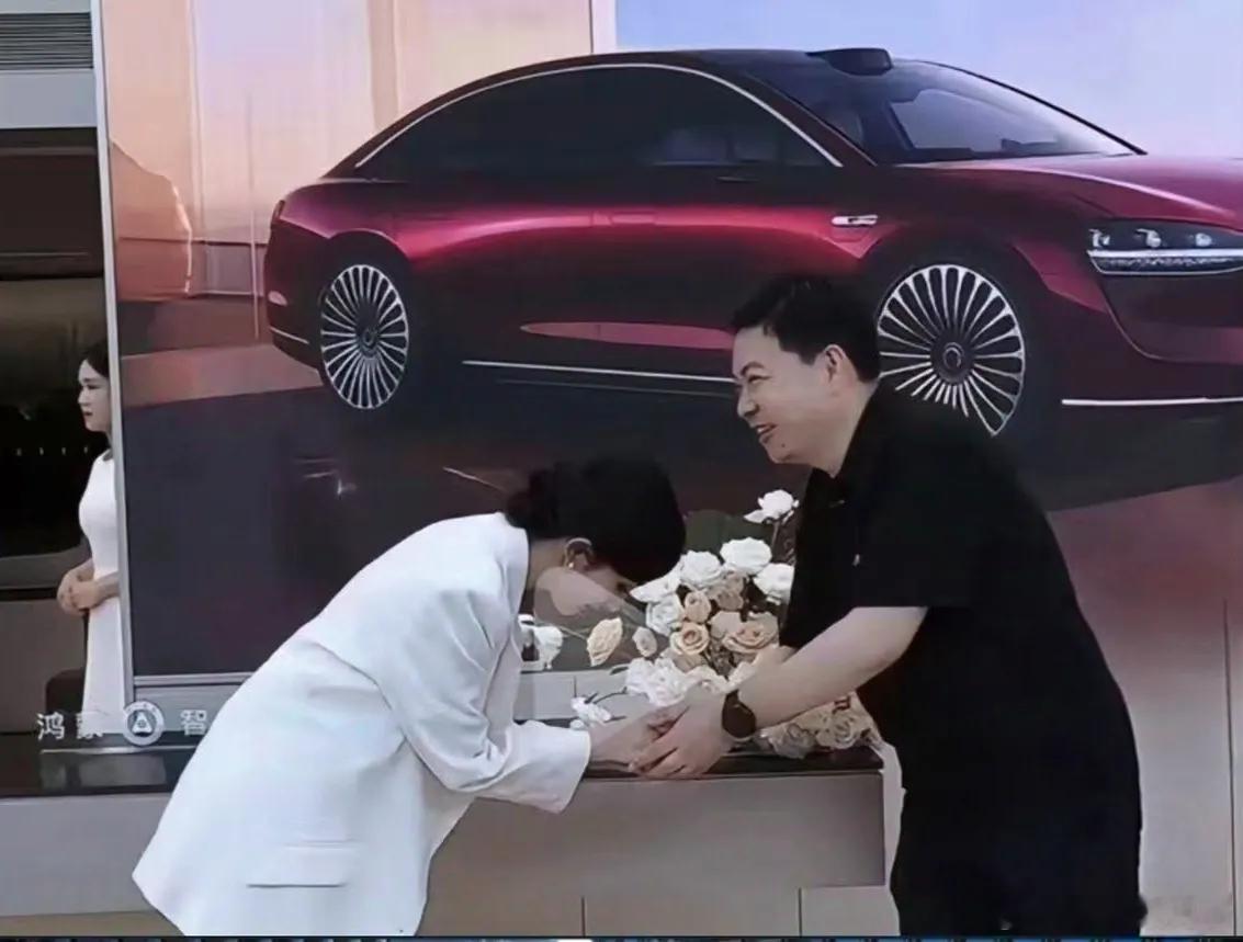 别带节奏了，我也讲两句，都站起来听好了，如果你现在坐着躺着就当我没说[大笑][哈