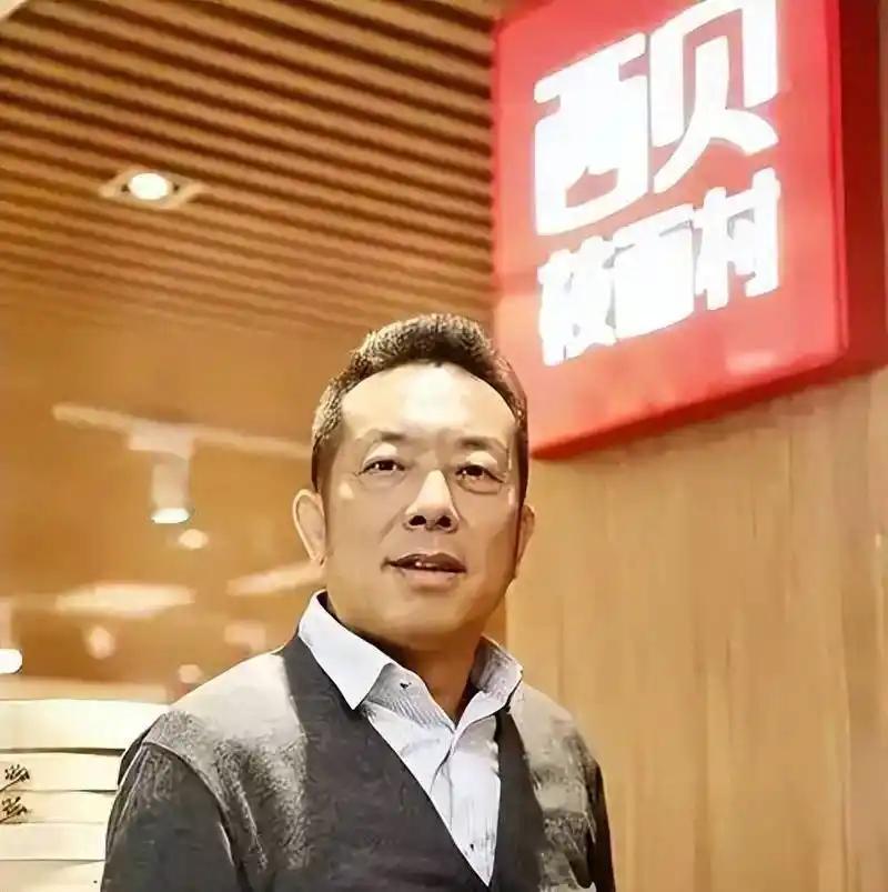 贾国龙似乎没有意识到，消费者厌烦的不止是西贝，还有一切贴上贾国龙标签的品牌。 