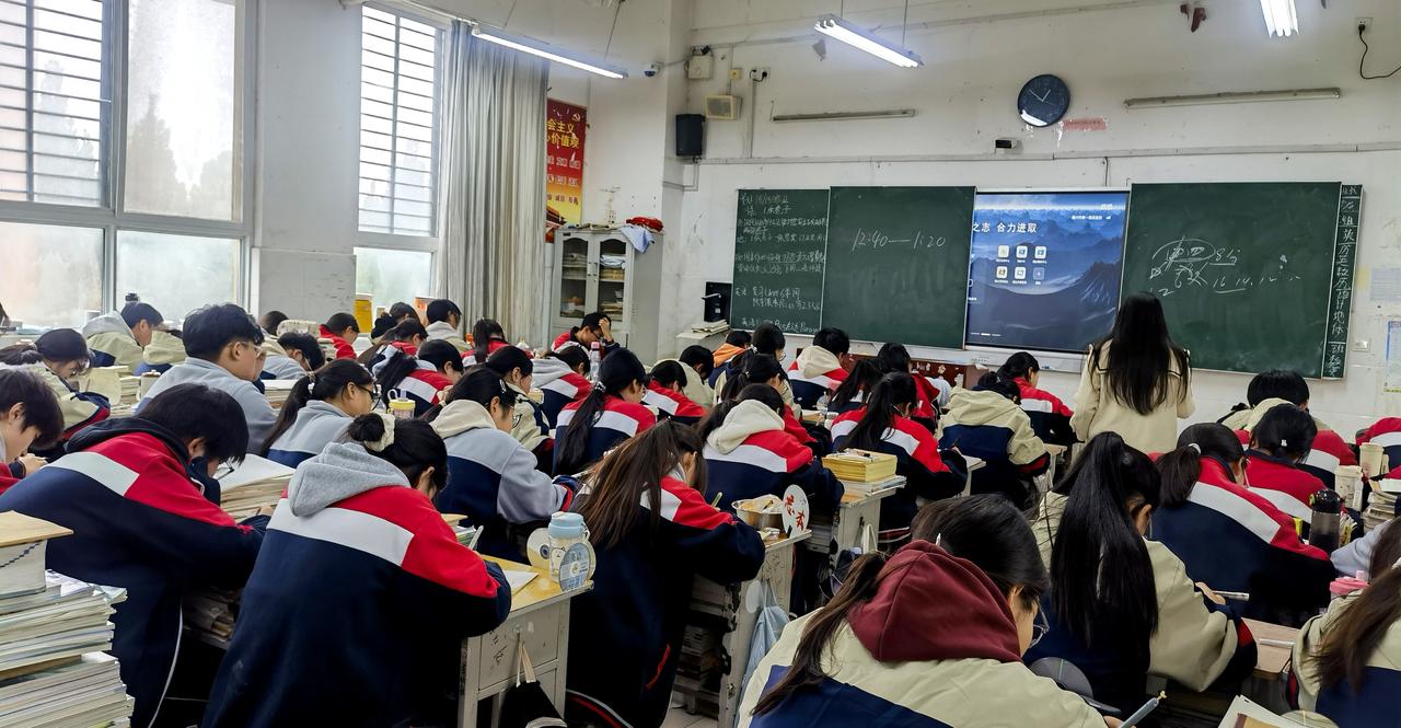 普通高中的学生，考到600分究竟有多大难度？六百分是一条区分学霸和普通学生的