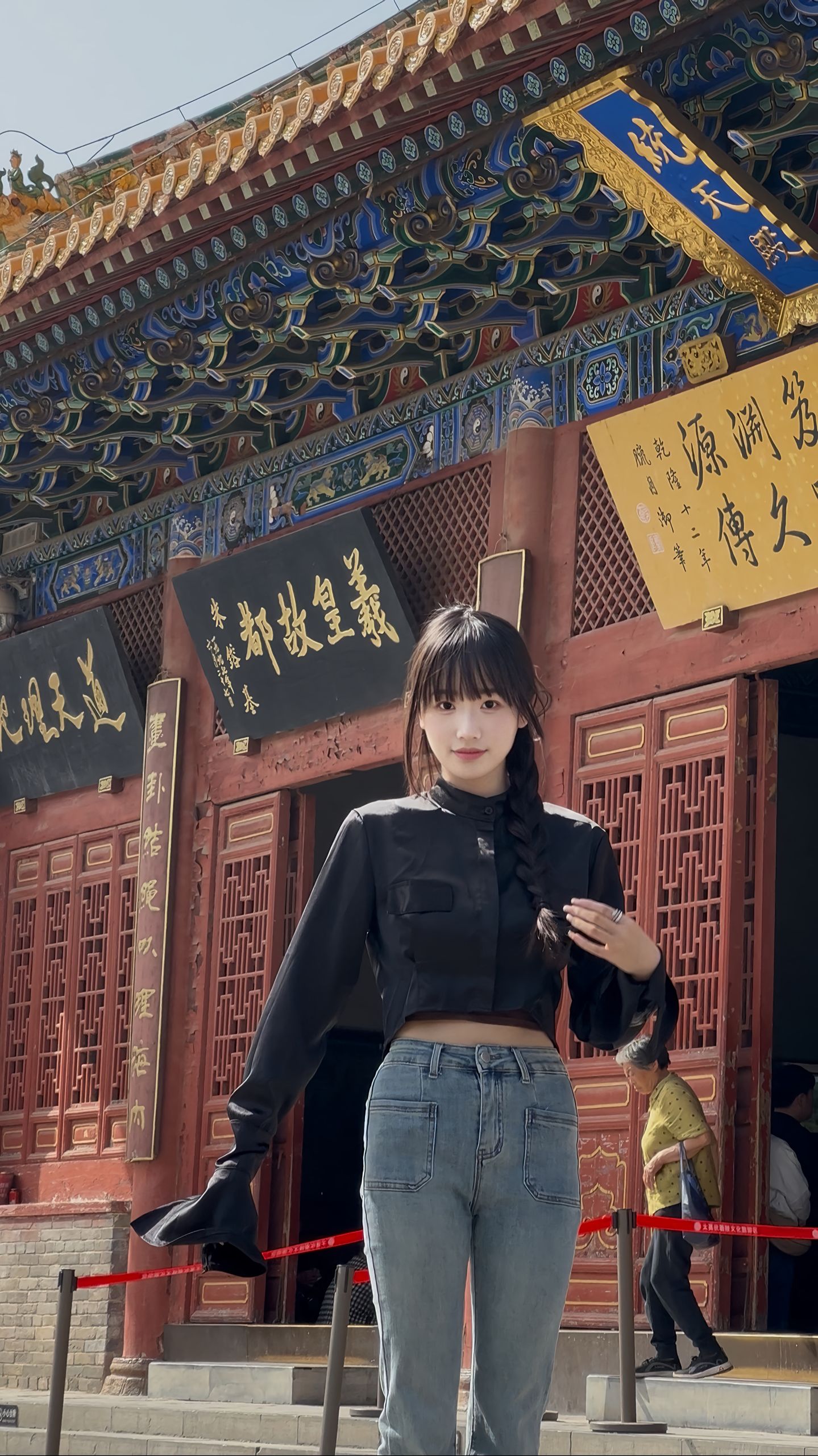 物质上，我自给自足，精神上，我独立坚强，经济上，我无需依靠，倘若你还让我陷