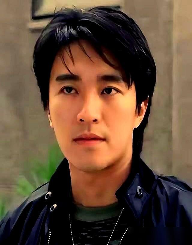 周星驰的剧组，有个怪规矩。之前听圈里做群演的朋友聊还觉得离谱，搁别的组别说是