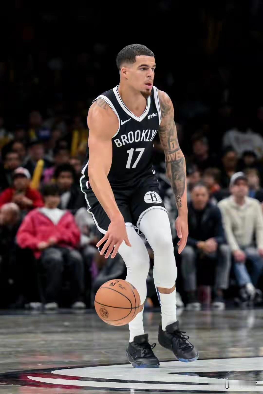 美媒:快船有意用科林斯交换篮网小波特据美国媒体披露，快船有意送出科林斯，由篮网