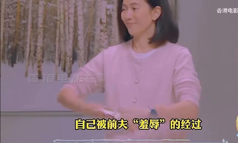 最伤人的不是嫌弃，是假装不嫌弃后的精准打击。他求婚时看着你眼睛说“过去我不在乎