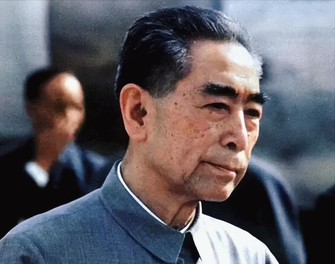 周总理的10大贡献：第一：全力把毛主席推到一把手位置，他自己甘愿当二把手。比