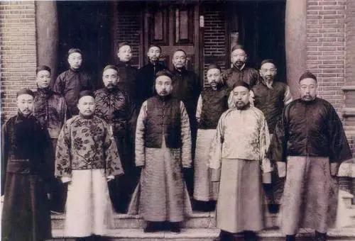 1938年，日军攻占安徽合肥城后，当时已经垂垂老矣的张广建对着身边的年轻人说道：