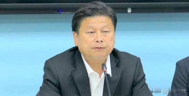蓝营对蓝委们做出要求，争取今年能够实现“普发一万”后，傅崐萁直接加码，绿营急了！