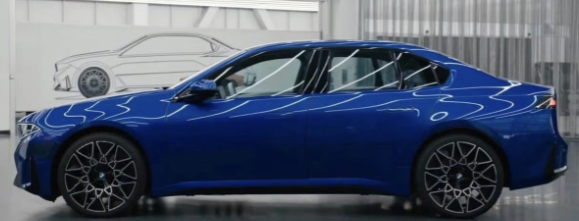 新世代iX3长轴距版要来了，宝马把最狠的底牌押在中国，到底图啥？今天看到好几