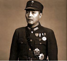 1933年，钱大钧在火车上撞见了从监狱逃出来的陈赓，钱大钧并没有在这场偶遇中表现