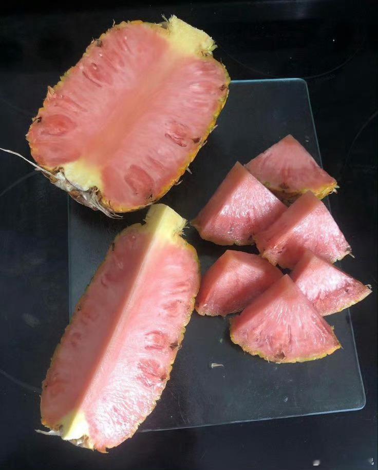 800元一个粉菠萝是收颜色税吗300元一斤的黑草莓，800元一颗的粉菠萝，到底什