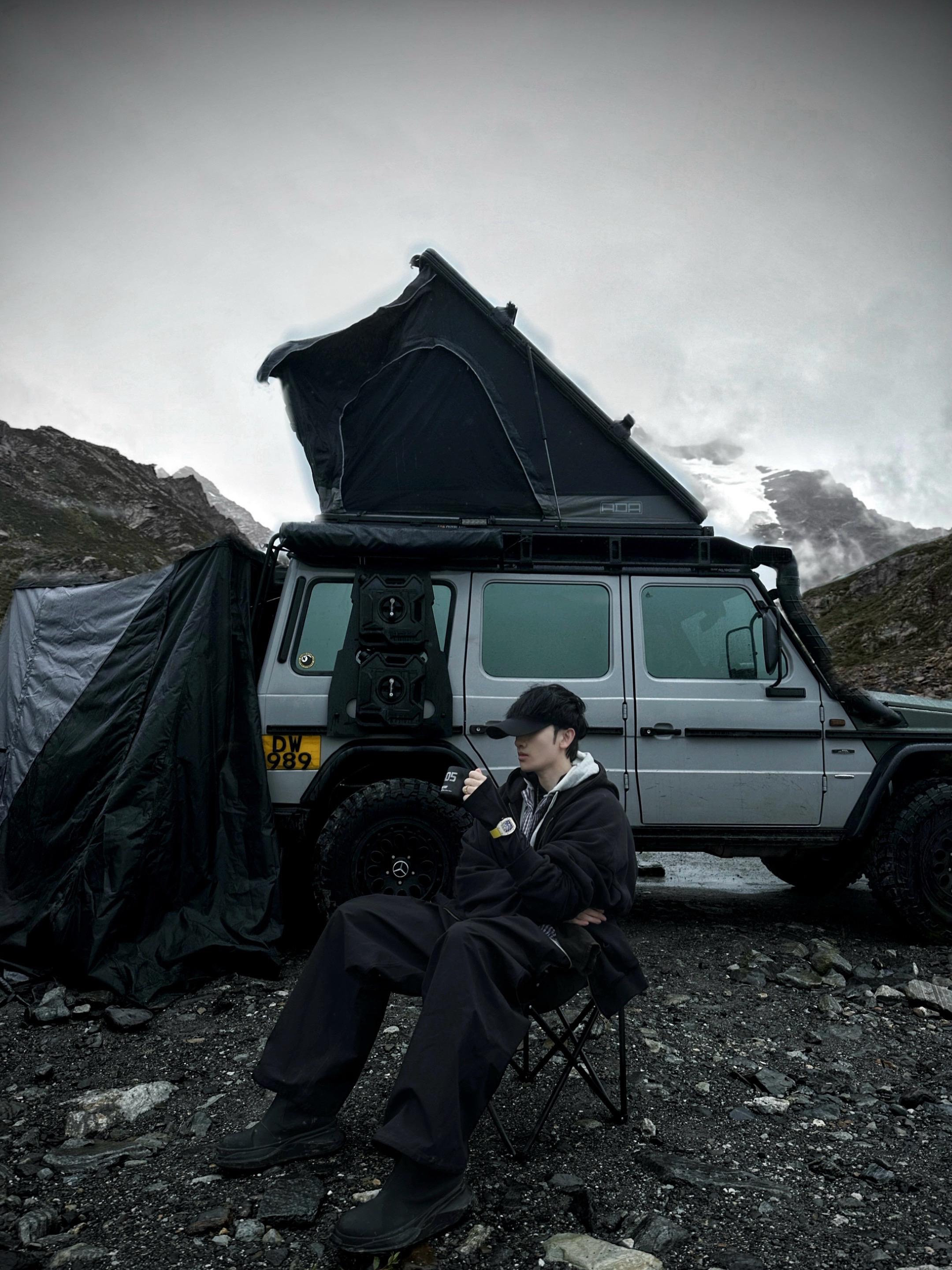 什么样的人会喜欢 雨天露营⛺️ 情怀老车 荒野之外