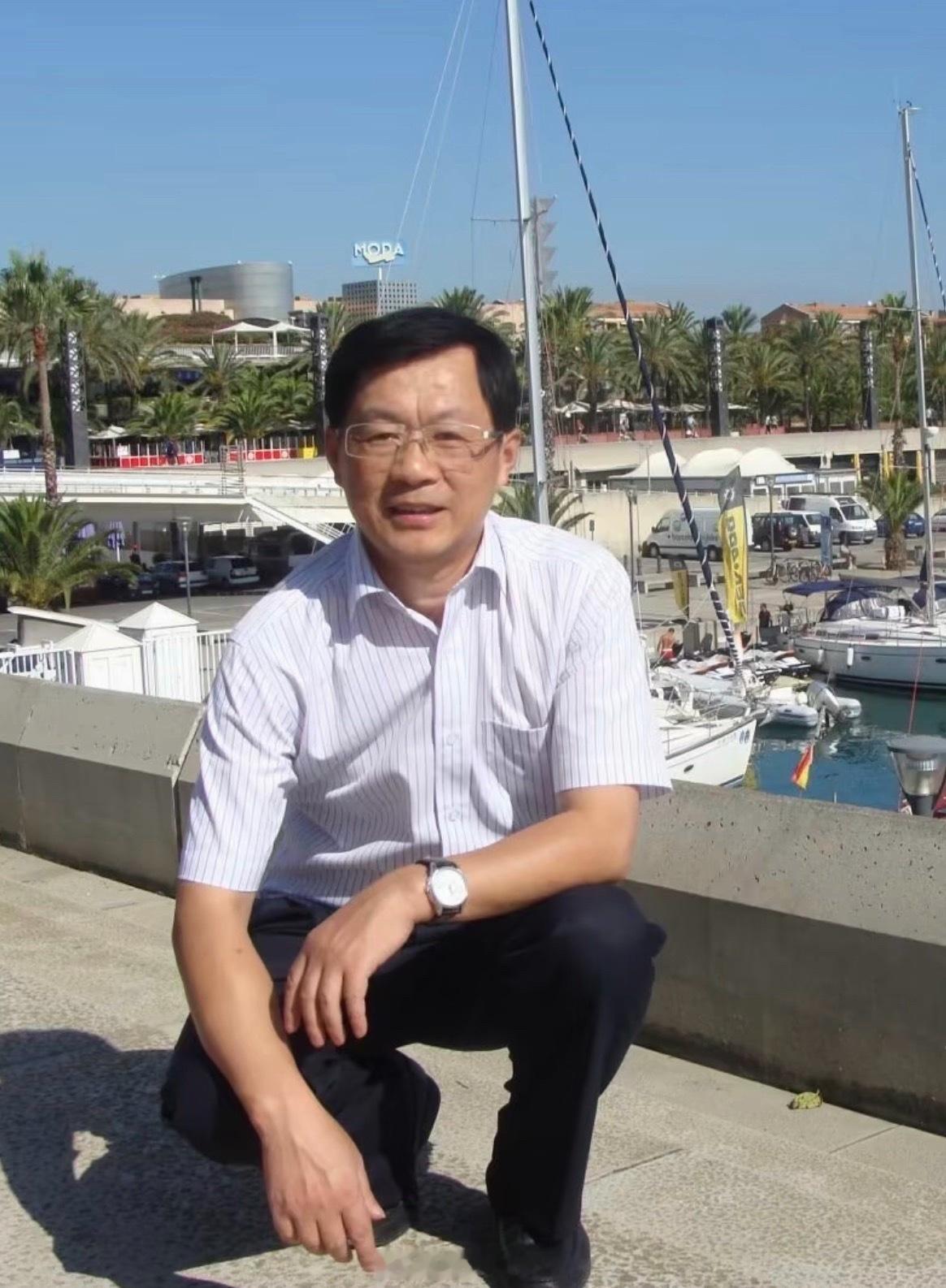 看完林孙忠实名提交举报材料的视频，心里久久顺畅不起来。早些年他拿出两亿自有资金入