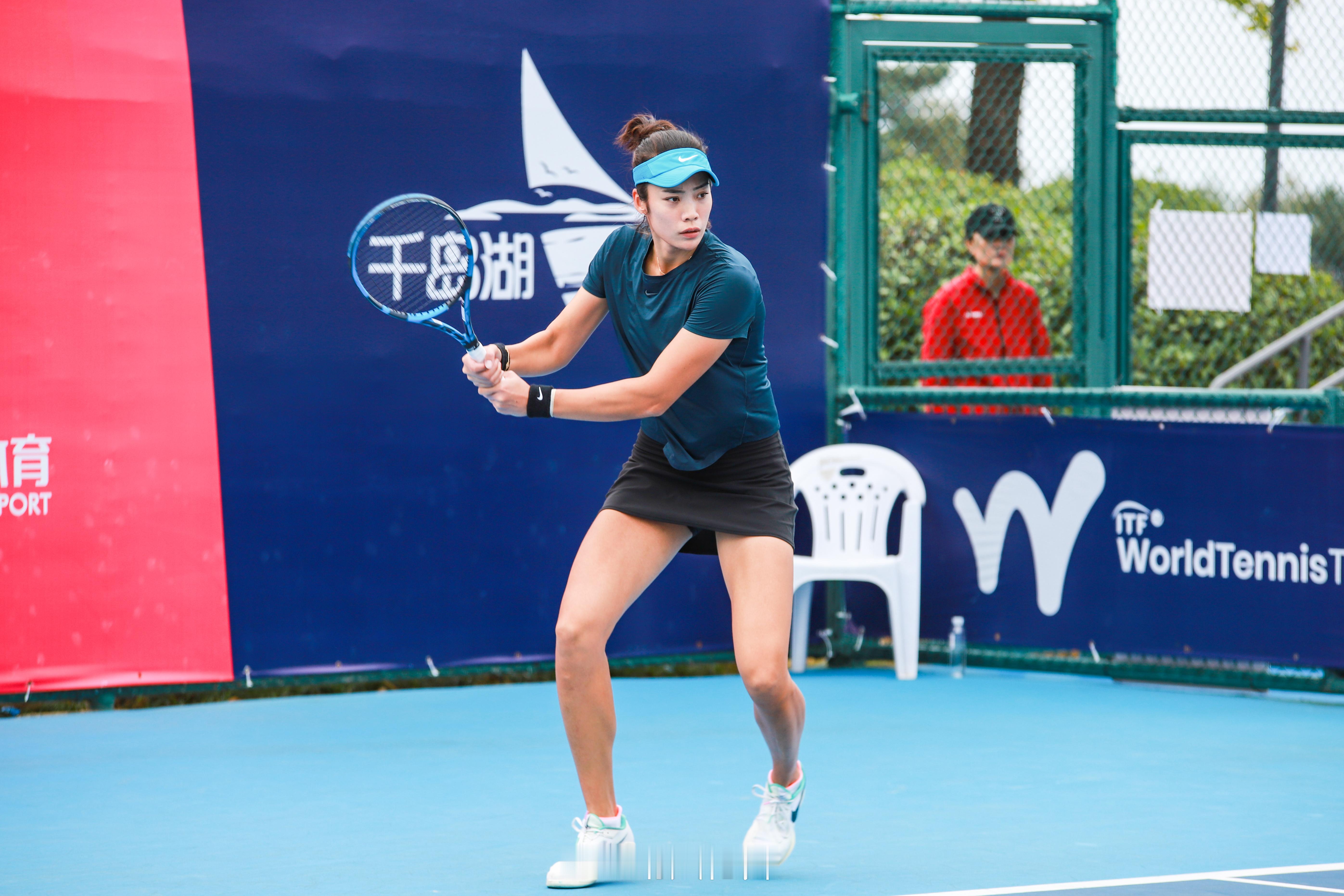 ITF布里斯班资格赛首轮张莹🇨🇳以6-7（5）/6-4/6-2逆转林芳安晋级