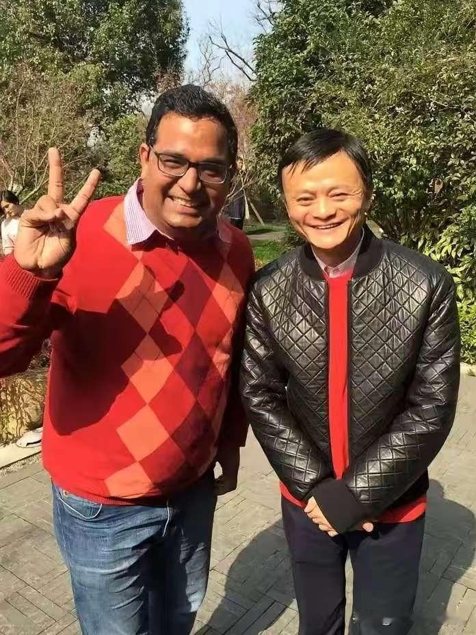 马老师带着蚂蚁掏出19亿美元（约合130亿人民币），手把手教会了印度用二维码付款