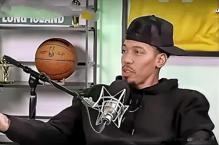 前湖人球员丹尼-格林真是语出惊人啊，直言追梦是角色球员！这哥们在一档播客节目