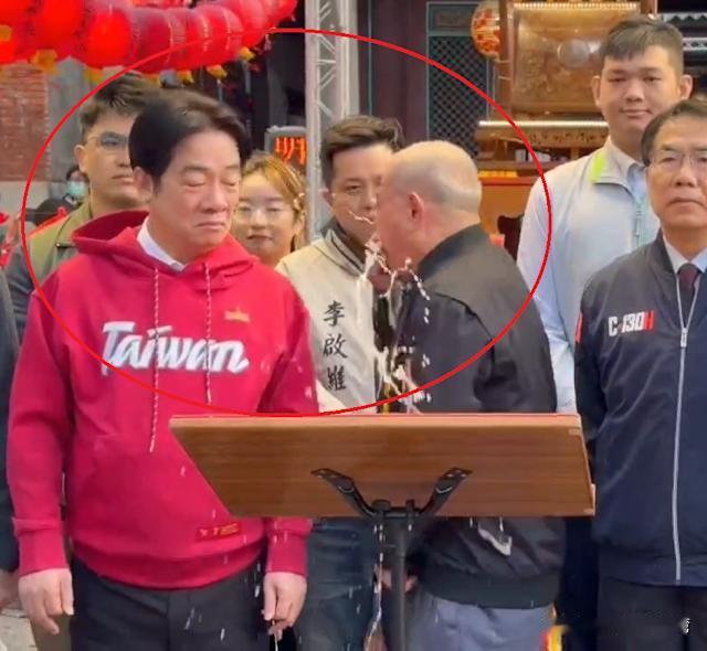 赖清德到台南祀典武庙，黄伟哲、陈亭妃陪同，可就当陈亭妃喊话“民进党所有的候选人都