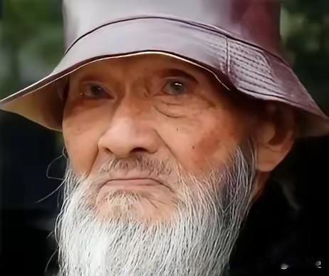 1995年，“中国长寿之王”龚来发离世，他一生未娶，享年133岁，更让人好奇的是