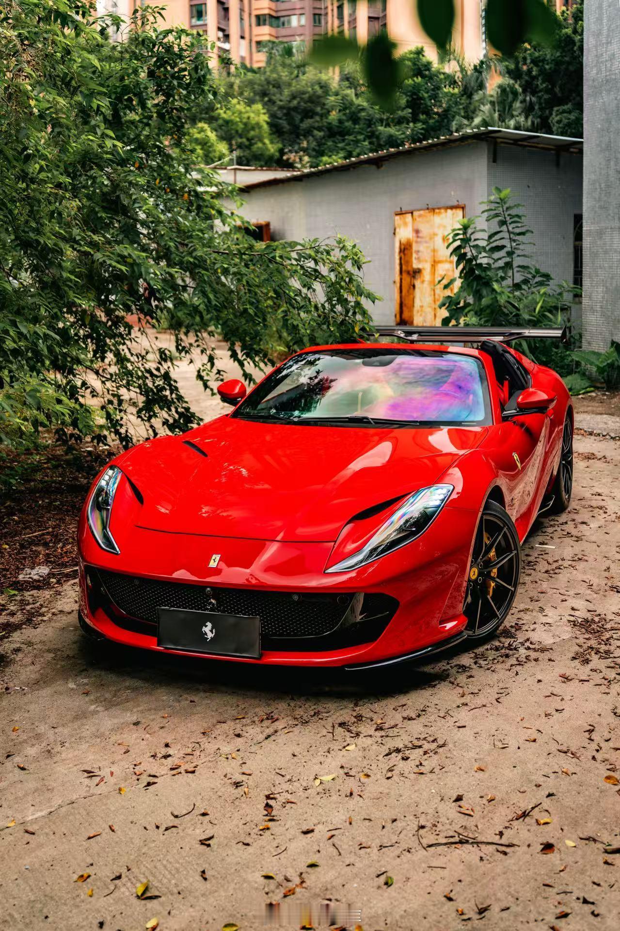 法拉利812GTS6.5LV12车辆颜色：ROSSOCORSA内饰颜色