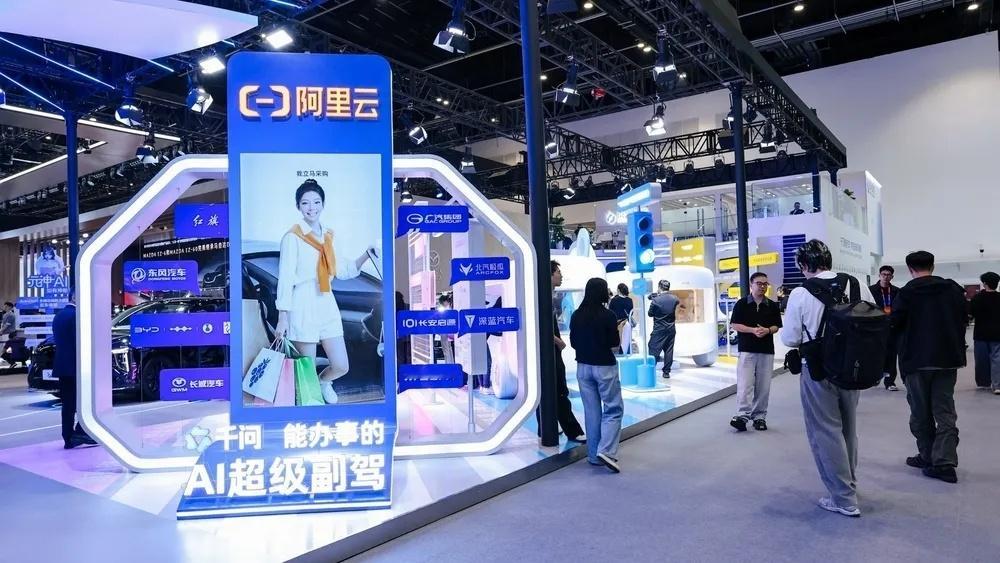 AI商业阿里千问AI商用又进一步，这次是上车～在北京车展上，长安、东风、北汽、