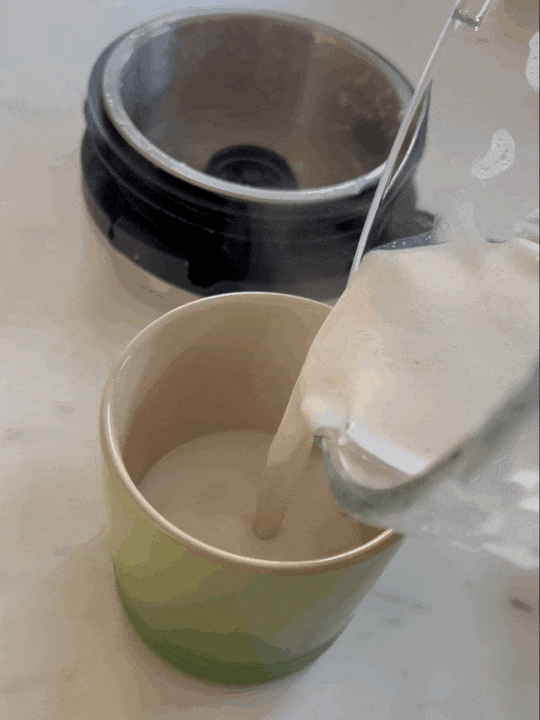 食养中原豆浆中的“雌激素”具有双向调节作用豆制品含有“雌激素”，通常指