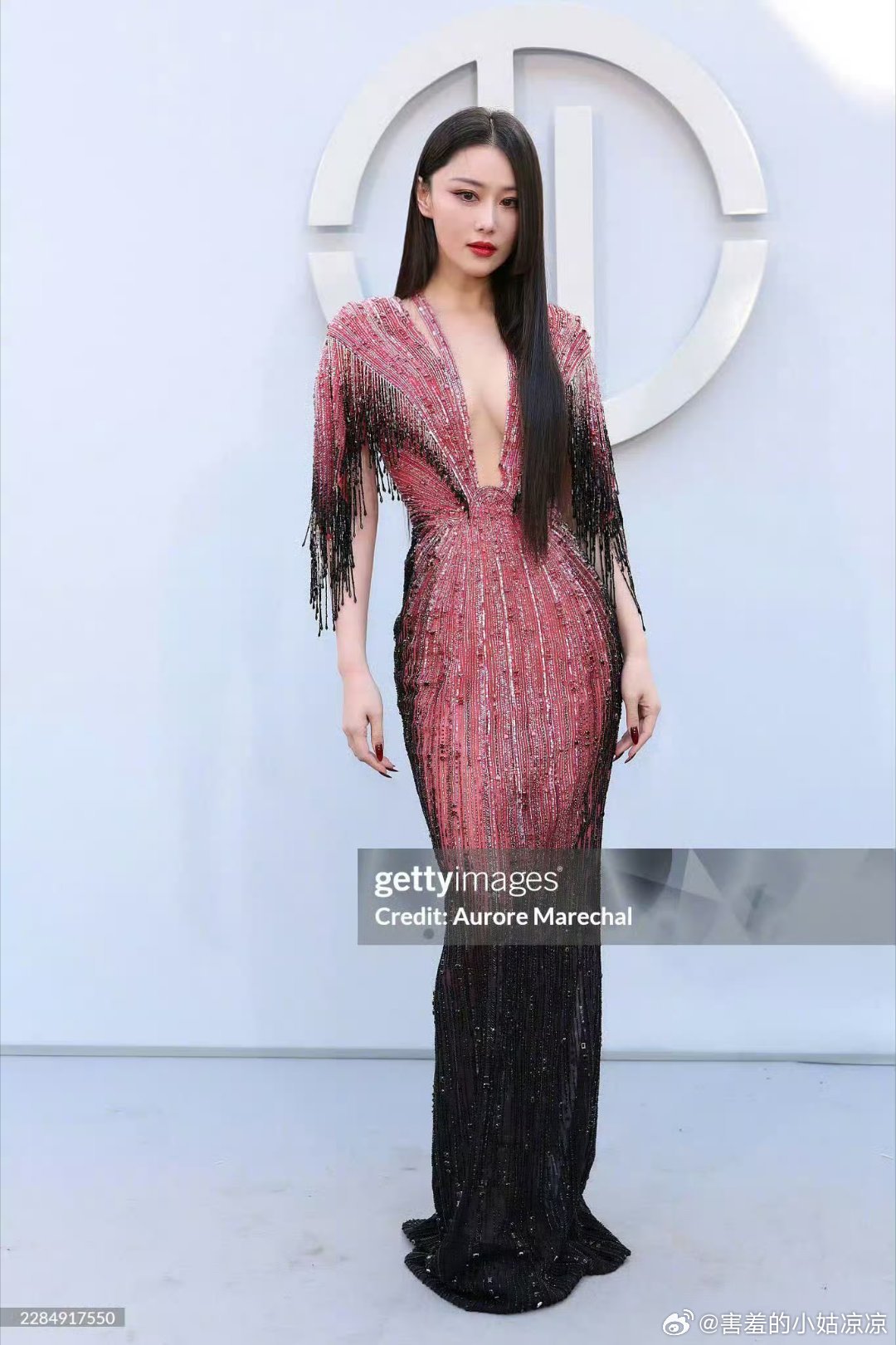 张馨予黑发公主切完全女帝来的怎么有人g社生图都能美成这样啊！我呼吸不过来了张馨予