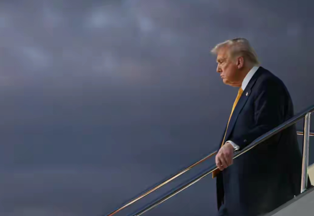 纽约时报:特朗普解决了自己制造的危机一场博弈,经过几番较量,最终握手言和,双