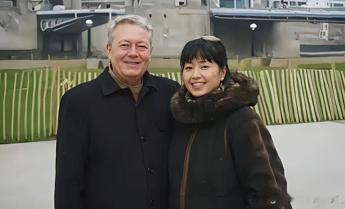 与第一任丈夫闪婚，后又嫁给老外的这位歌唱家，如今70岁了，她的状态和气质如何的呢