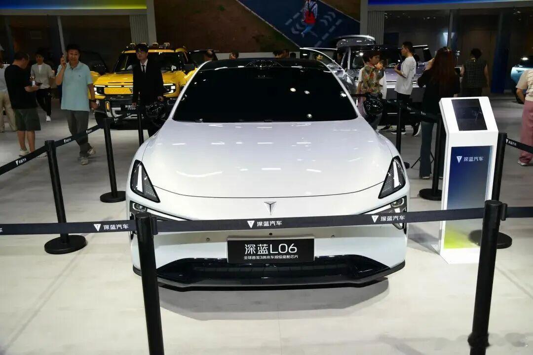 汽车民生31.22亿元！长安汽车向深蓝汽车增资长安汽车13日公告，拟通过无形资