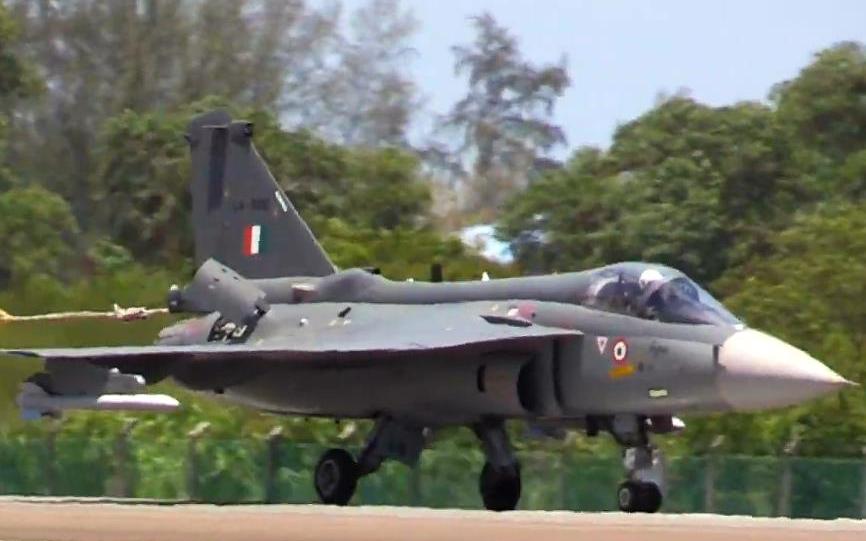 俄:你们听说了吗中:发生什么了吗俄:阿印要把光辉变成六代机了美:啥玩意