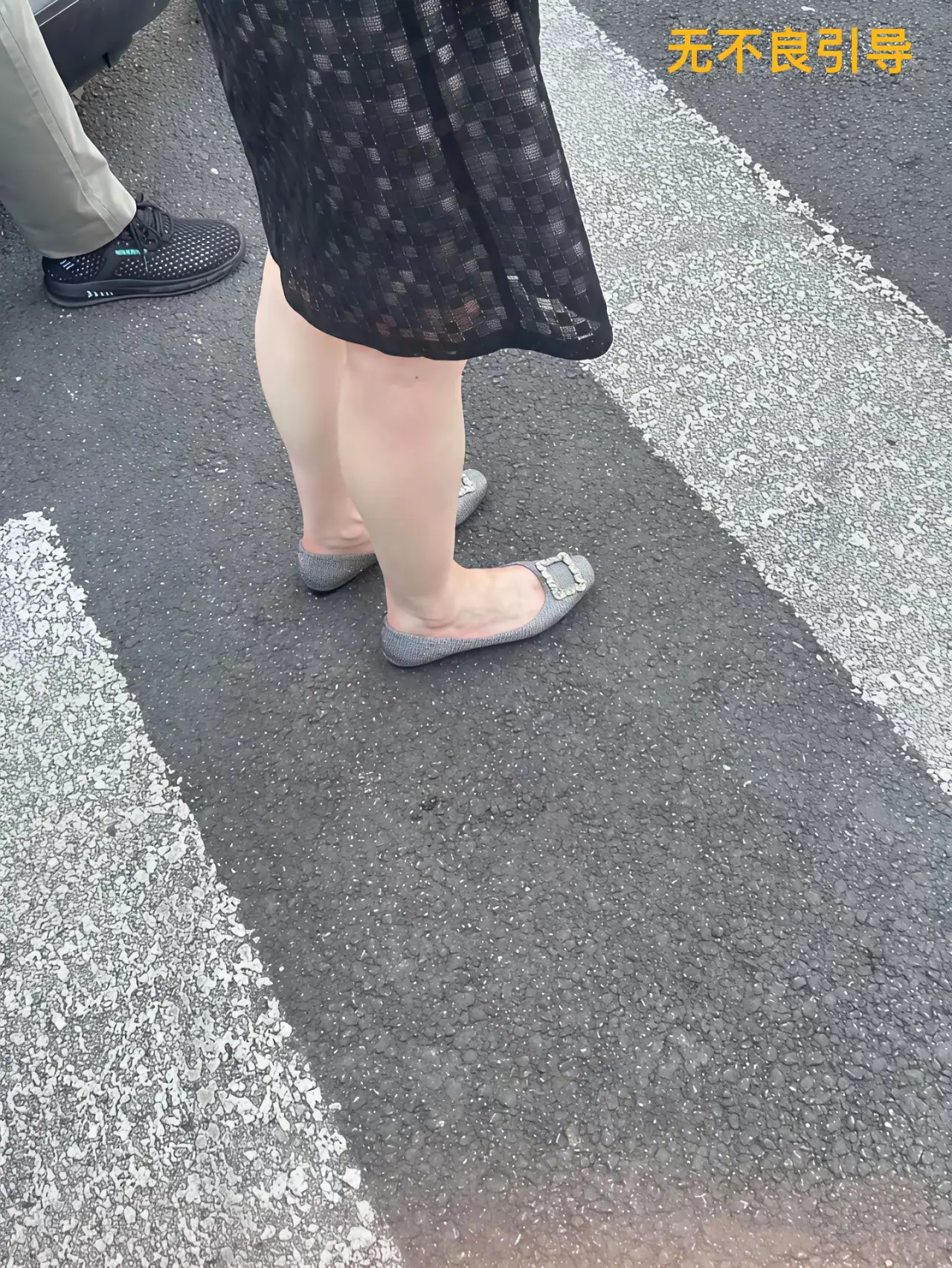 万能的网友们，有没有人知道这是什么牌子的鞋？