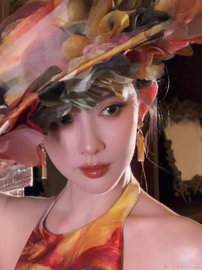 南洋夜雾里孟姐美得像幅画~南洋明珠本珠！美到词穷啦！真想看她演民国大戏！