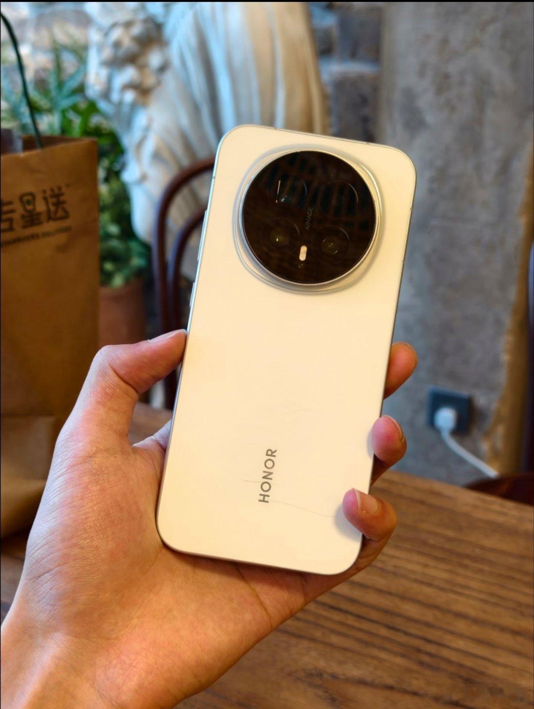 手机涨价何时是个头很多厂商都在解释因处理器和内存等不可抗力因素导致不能不涨价，这