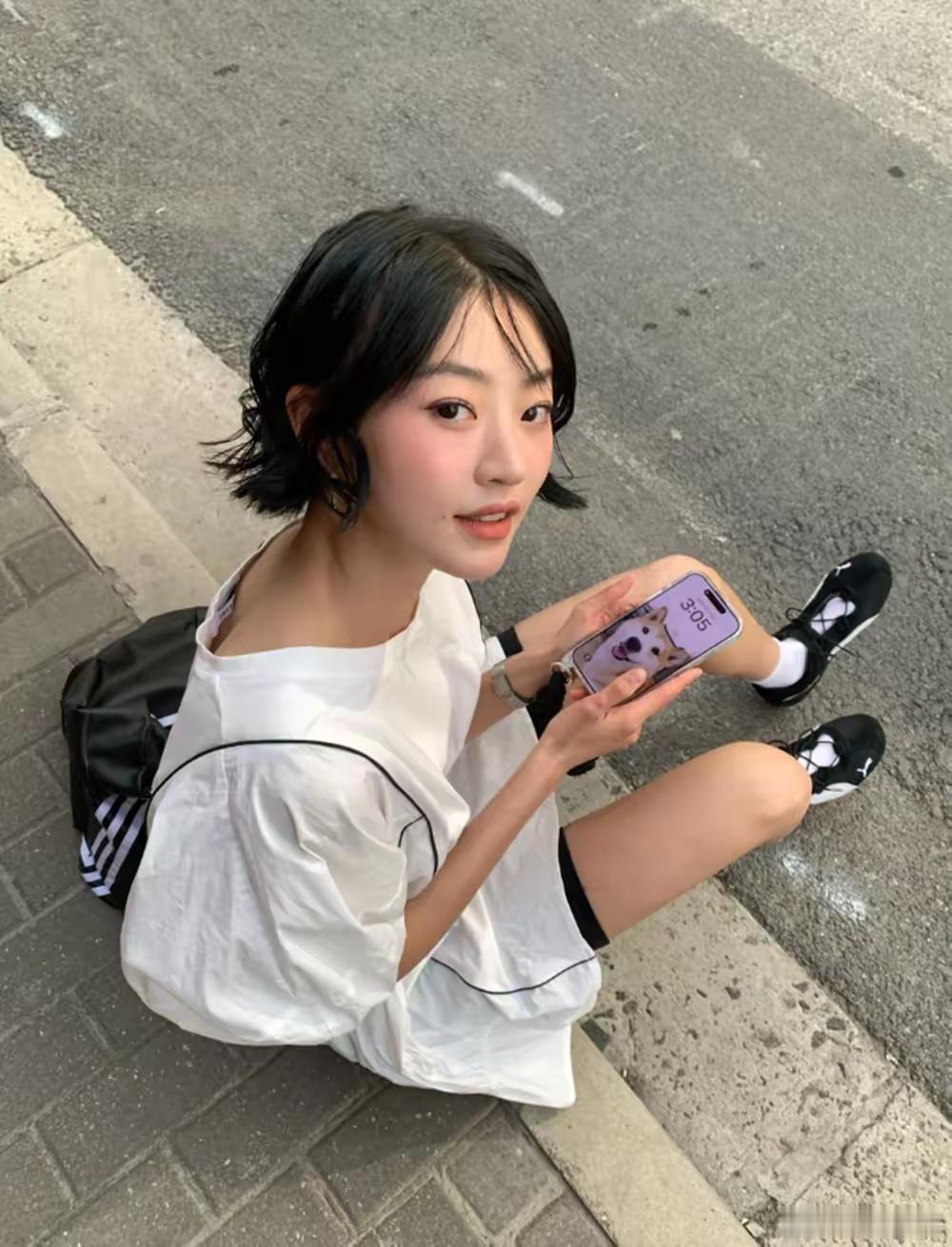 纪凌尘五一和韩国女友约会，女友174高个漂亮有气质，恋爱4年很甜​​​