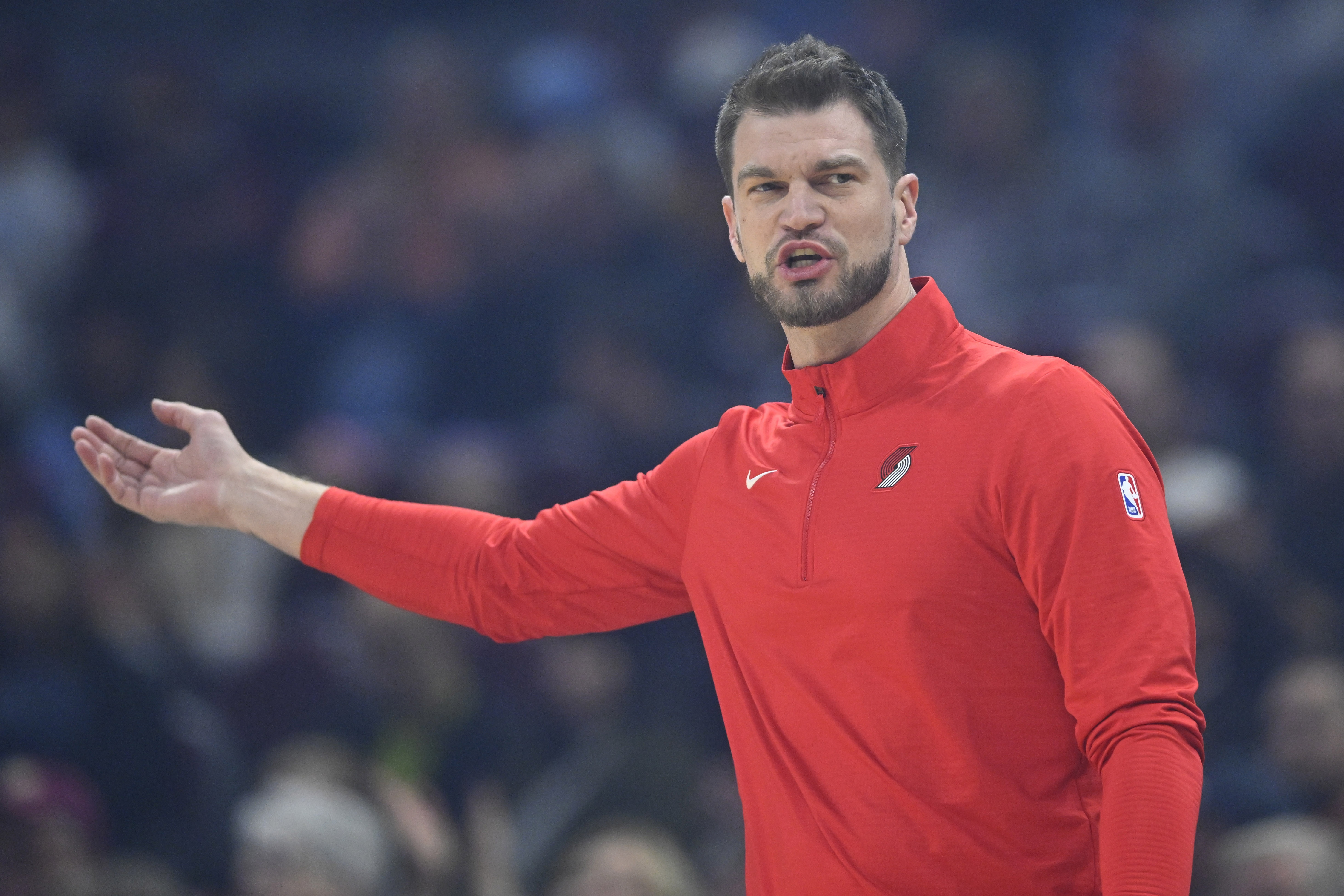 MichaelScotto报道，开拓者考虑留任斯普利特。消息人士透露，开拓者