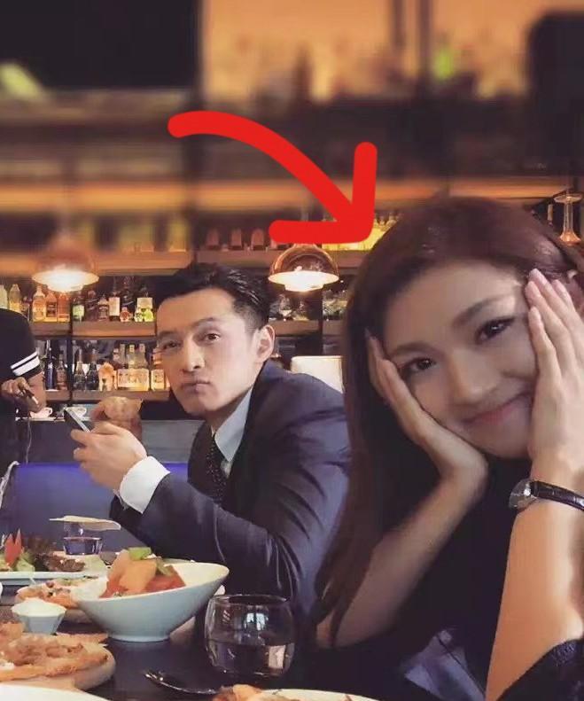 菅纫姿胡歌唯一没带不红的女主角不是她演技不好，也不是因为她恋爱脑，而是她的名