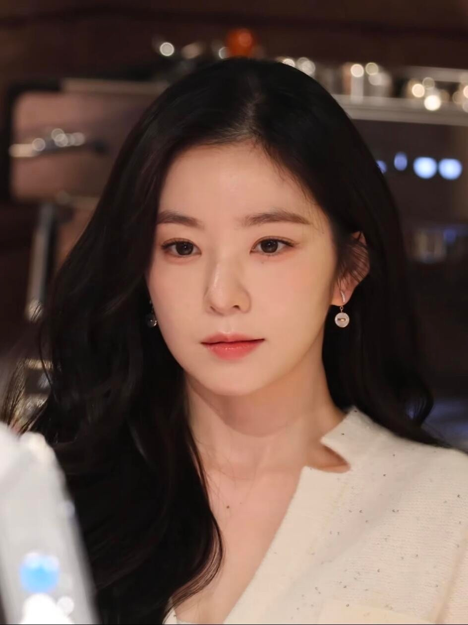 裴珠泫今日活动怼脸生图