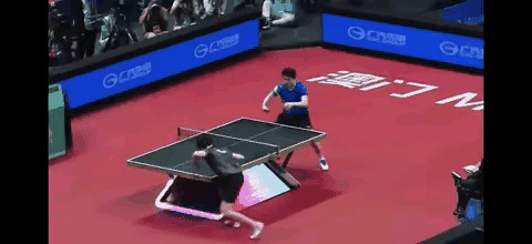 樊振东的“无解球”：厚到砸穿所有预判邓亚萍说樊振东的球“特别厚”——王楚钦