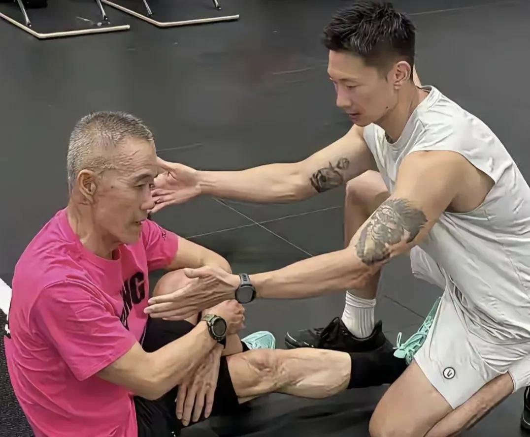 王石啊王石，不服老不行啊，你看你过度锻炼，都把自己累成啥样了最近网上有段王石锻