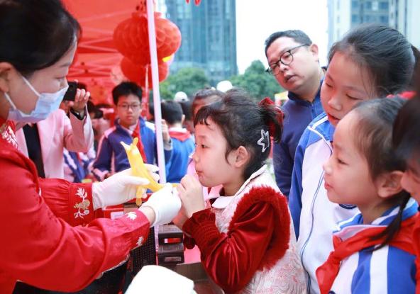 广东闷声干大事！每8个新生儿就有1个降生广东，人口大势彻底逆转！当全国多地人