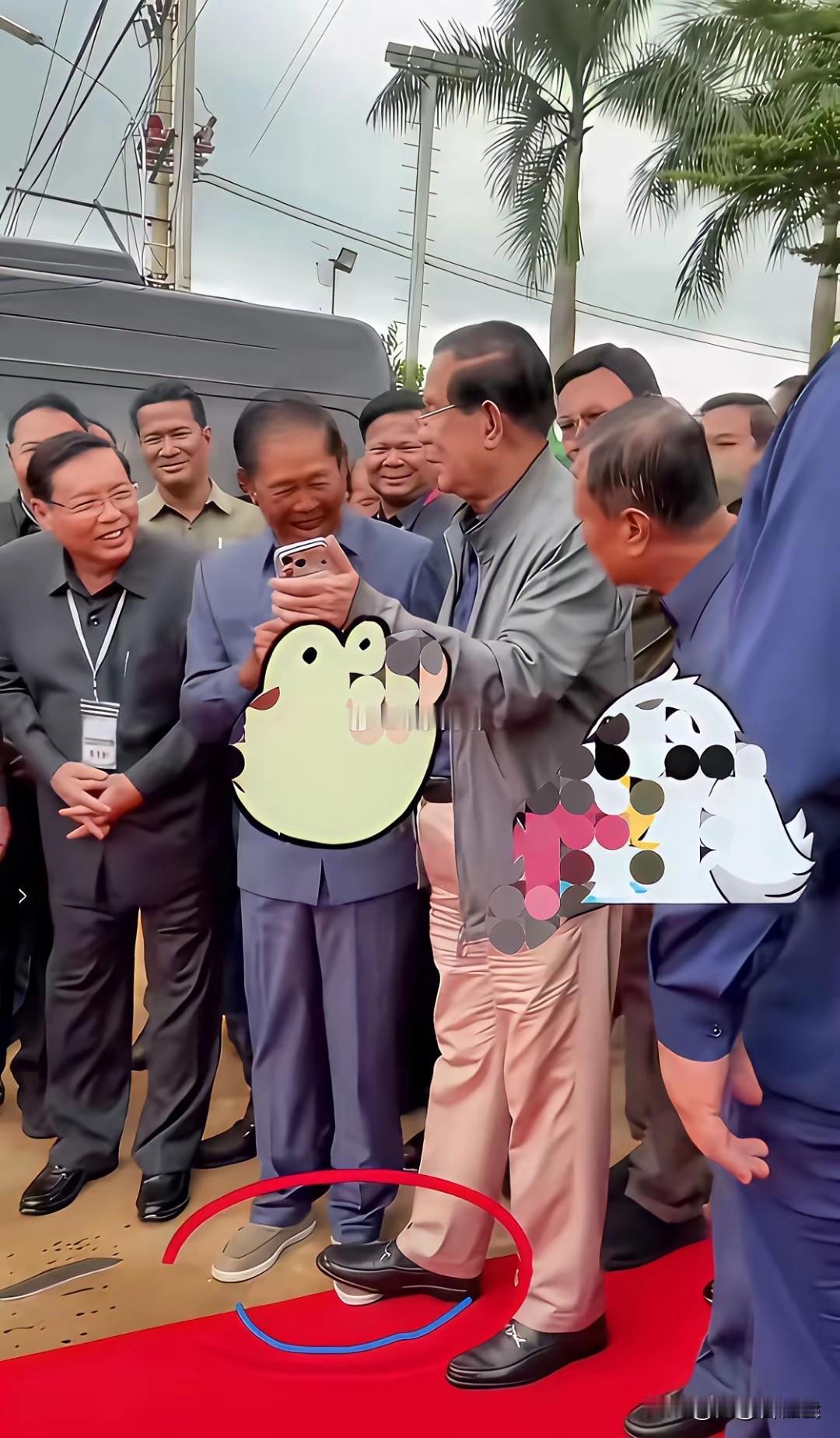 柬埔寨像军阀国家，但又特别有礼貌。洪森这样子，踩到脚了。旁边没人敢吱声！被