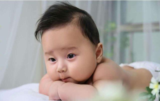你家宝宝几个月会翻身的? 不要错失孩子的发展黄金期