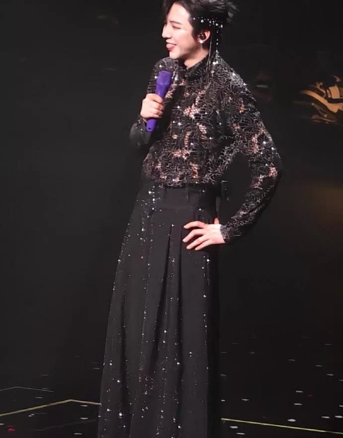 刘宇宁啊，你快醒醒吧，真不是我说话难听，但我是真看不下去了，演唱会上你怎