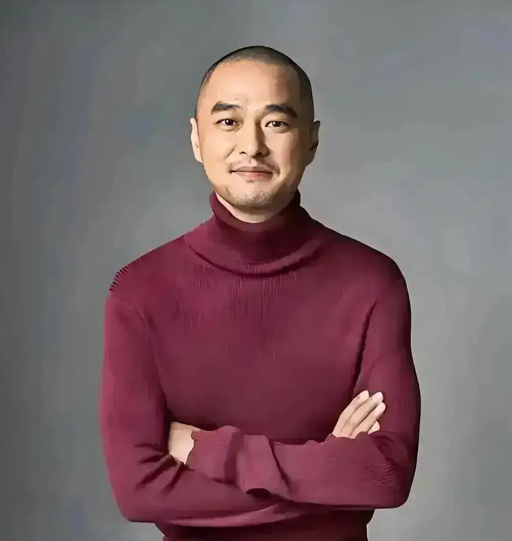 冯唐给普通人的12句忠告，让你瞬间清醒：1.单位里，若无人提携，就不要把这份