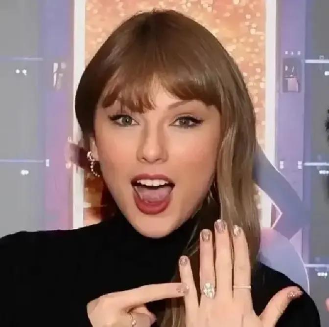 霉霉刚把“时代巡演”关麦，就甩出97亿美元给500多名幕后兄弟当红包。两年1