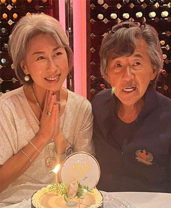 叶蒨文林子祥分层婚姻震惊全网！楼上楼下分居29年，半夜追剧互不干扰你们绝对想